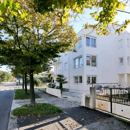 Deluxe Goya Apartman *
