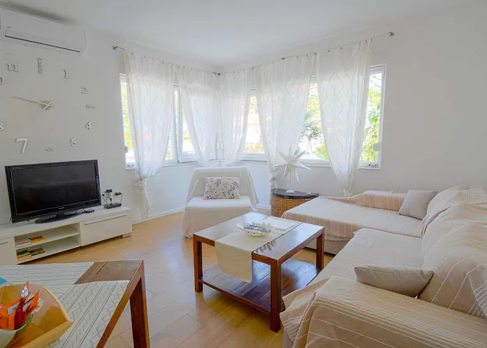 Deluxe Goya Διαμέρισμα *