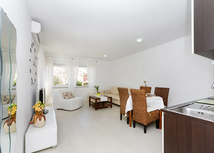 Deluxe Goya Διαμέρισμα *